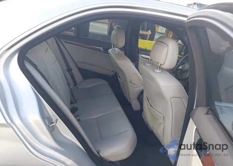 2009 Mercedes-Benz C 300 Luxury/Sport из США, поврежденный, VIN WDDGF54X59F230456